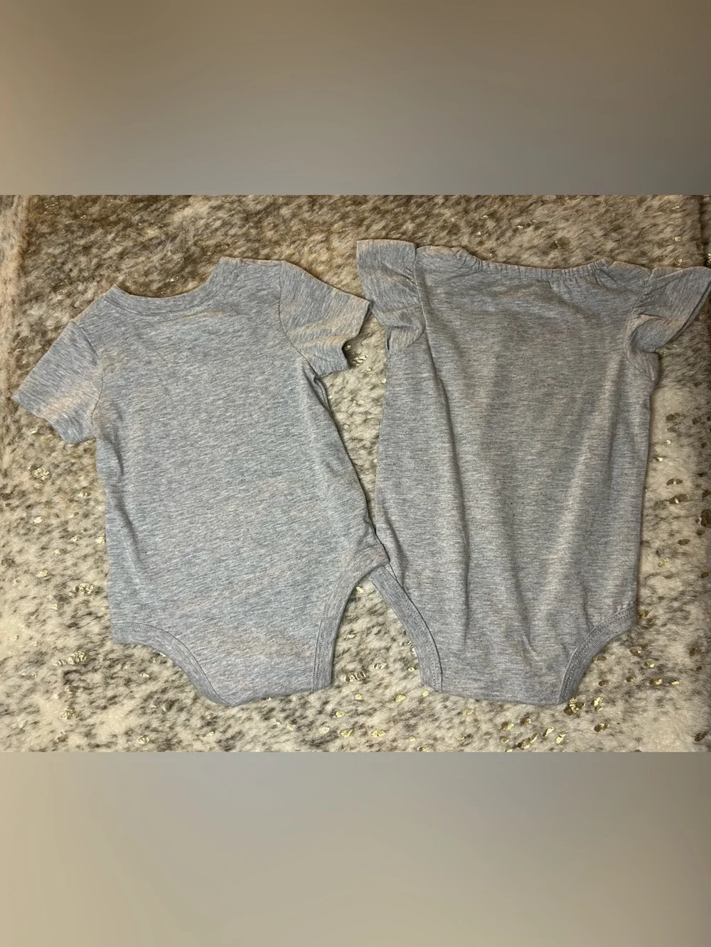 5 for $25🔥Okie Dokie Set of 2 Grey Bodysuits Baby Girl Size 6 Months‎